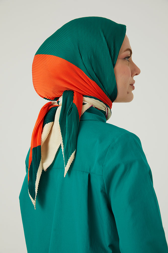 Pliseli Eşarp Model C