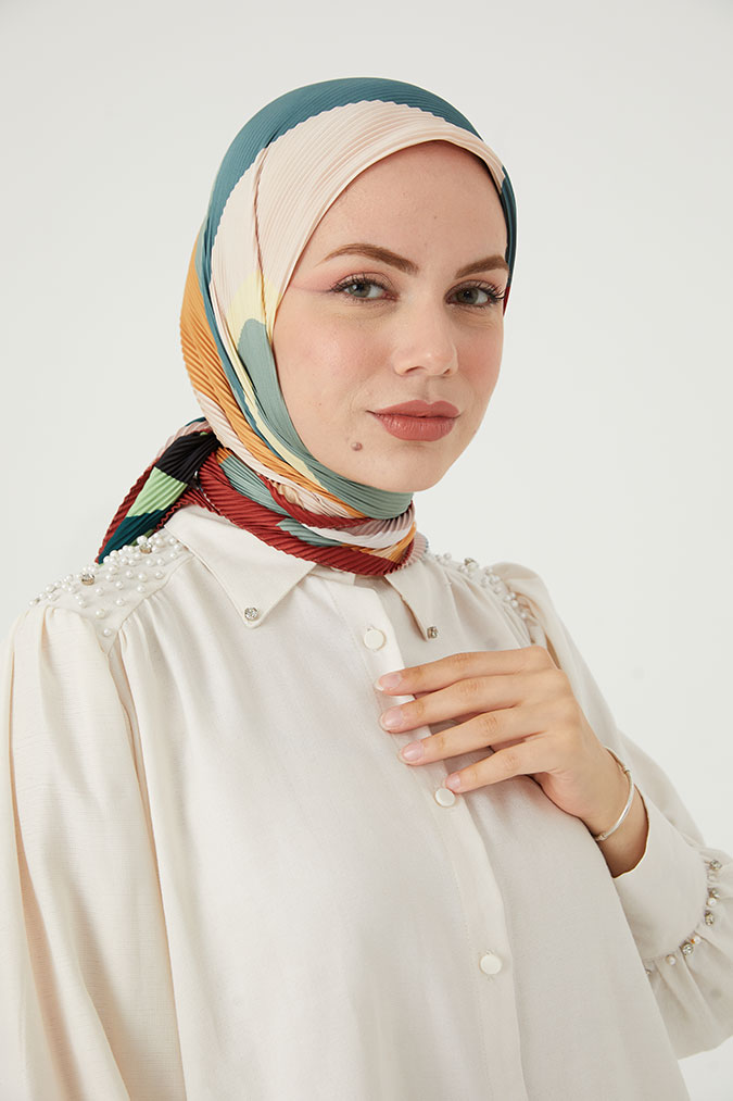 Pliseli Eşarp Model E
