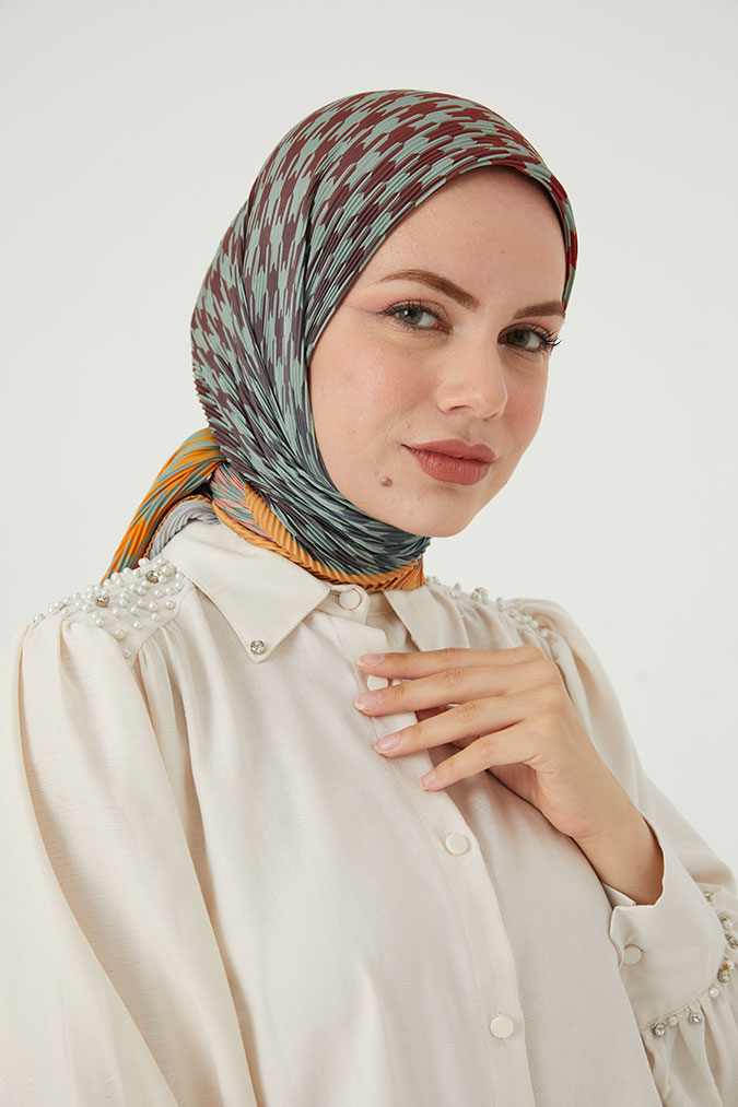 Pliseli Eşarp Model F