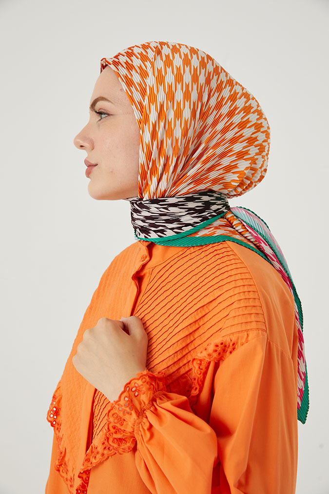 Pliseli Eşarp Model F